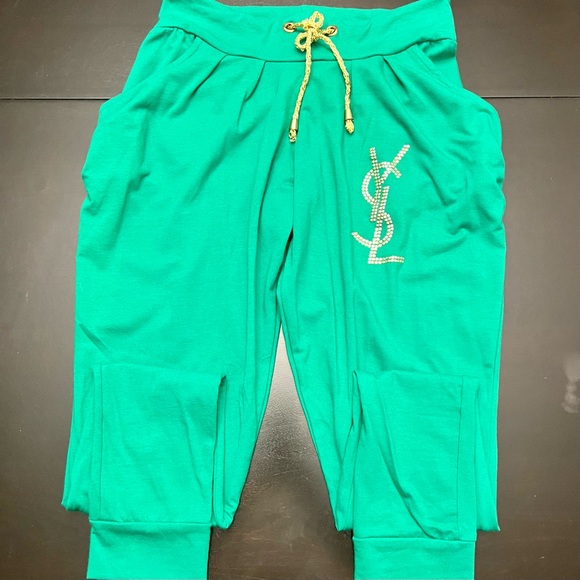 Green and gold monogram set - Picture 6 of 9